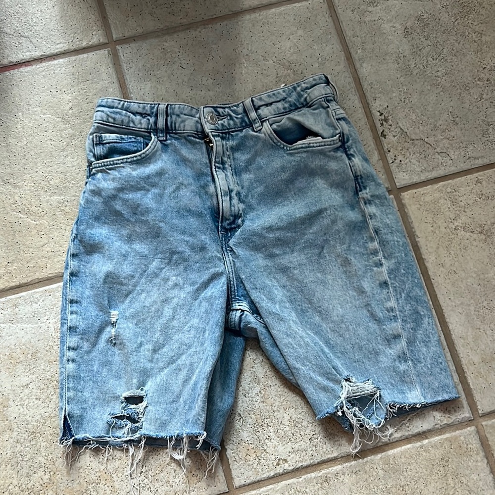 H&M Cut Blue Jean Shorts Light Wash US 2